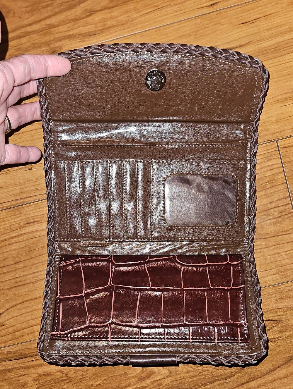 Brown Woven croc embossed Leather Heart Accent Clutch Wallet - Picture 7 of 10